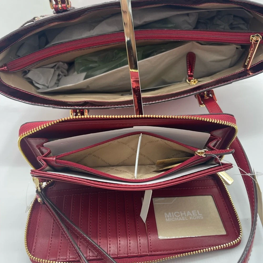 MICHAEL KORS Voyager Lg Metallic Logo Debossed EW  Tote & Jet Set Lg Logo Wallet - Picture 13 of 16